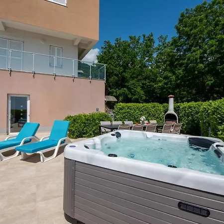 Villa Sveti Petar - With Heated Pool And Outdoor Jacuzzi Opatija