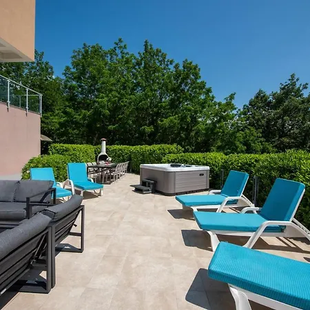 Sveti Petar - With Heated Pool And Outdoor Jacuzzi Willa