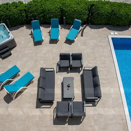 Sveti Petar - With Heated Pool And Outdoor Jacuzzi * Opatija