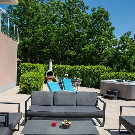 Villa Sveti Petar - With Heated Pool And Outdoor Jacuzzi *