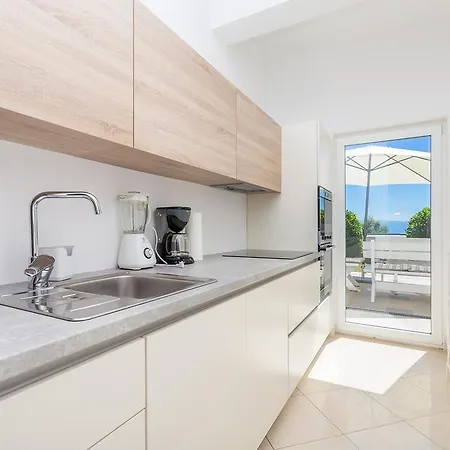 Villa Sveti Petar - With Heated Pool And Outdoor Jacuzzi Opatija