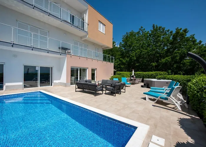 Villa Sveti Petar - With Heated Pool And Outdoor Jacuzzi Opatija