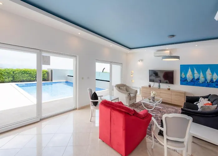 Sveti Petar - With Heated Pool And Outdoor Jacuzzi *