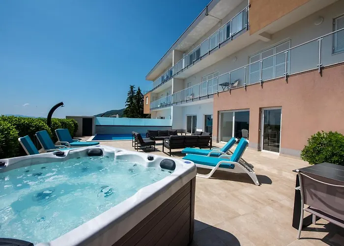 Sveti Petar - With Heated Pool And Outdoor Jacuzzi * Опатія