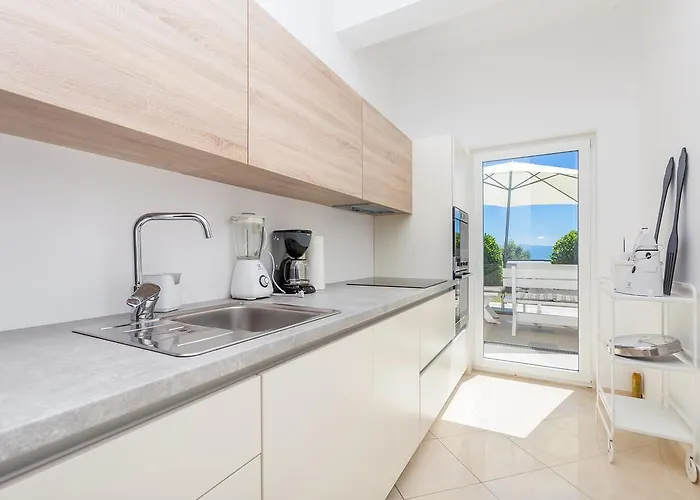 Вілла Sveti Petar - With Heated Pool And Outdoor Jacuzzi Опатія